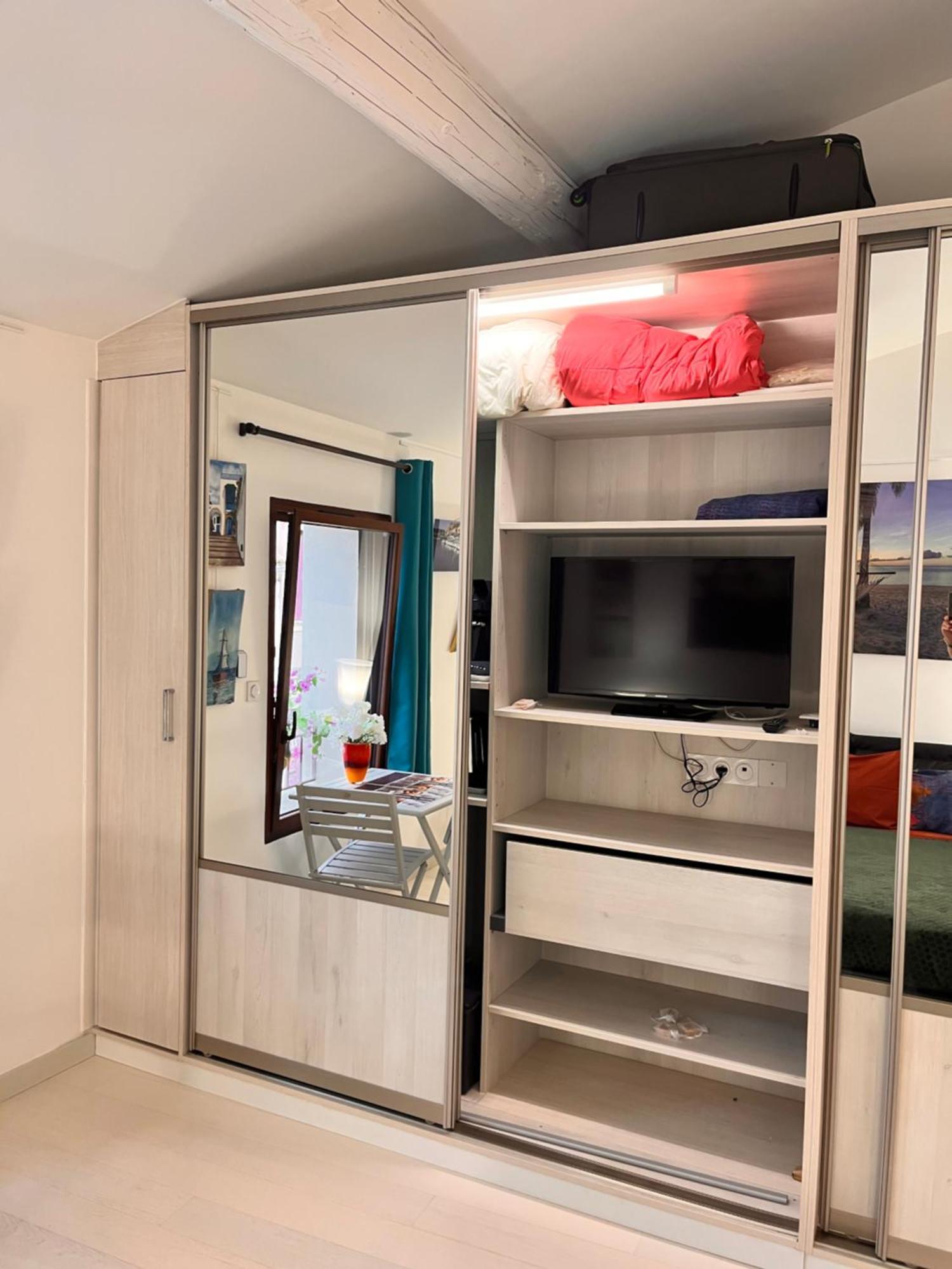 Chambre Cozy Spacieuse, Intra-Muros, Clim, Parking Aigues-Mortes Eksteriør billede